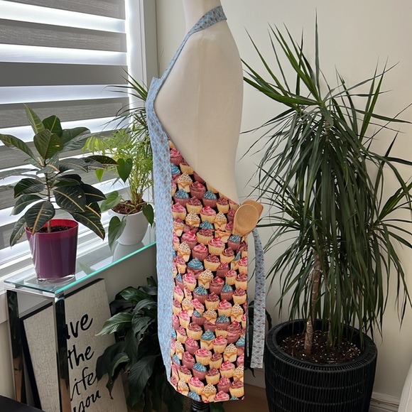 Handmade Reversible Cupcake Apron with Deep Pockets and Long Ties - Picture 6 of 8